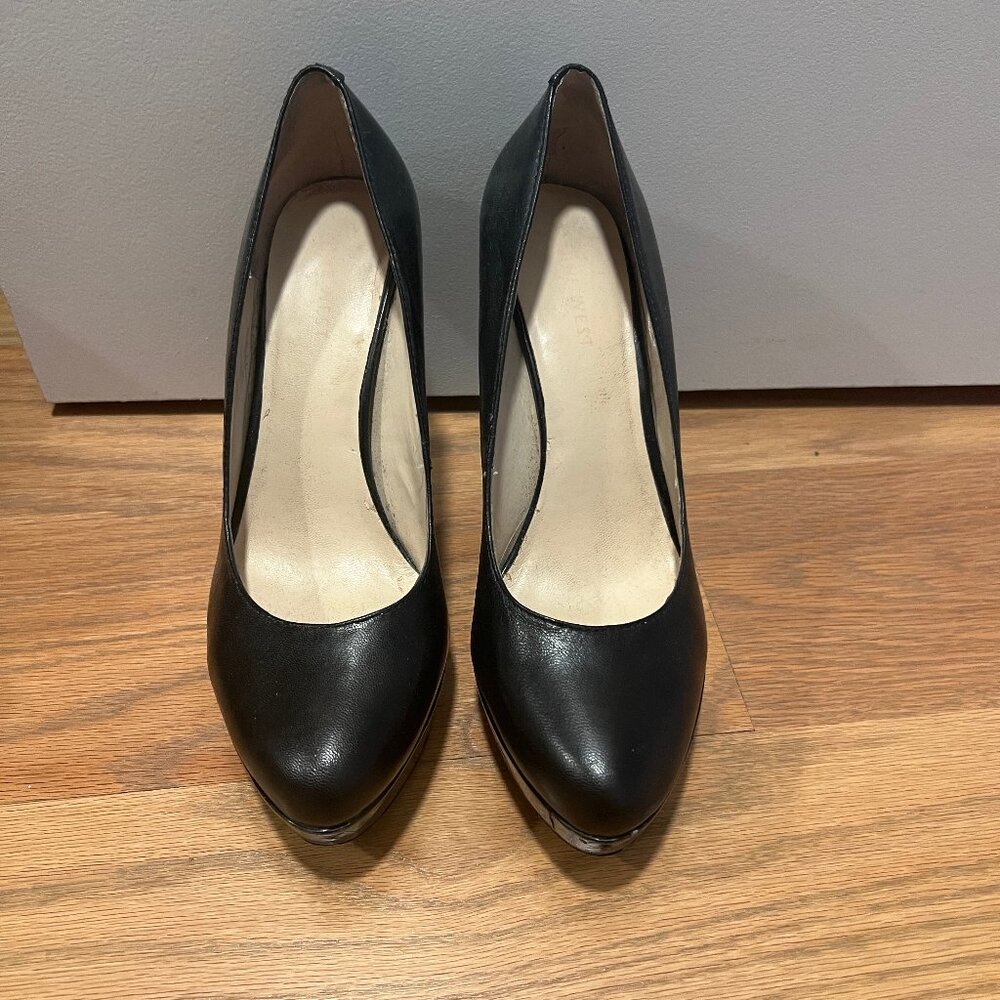 Black Platform Pumps